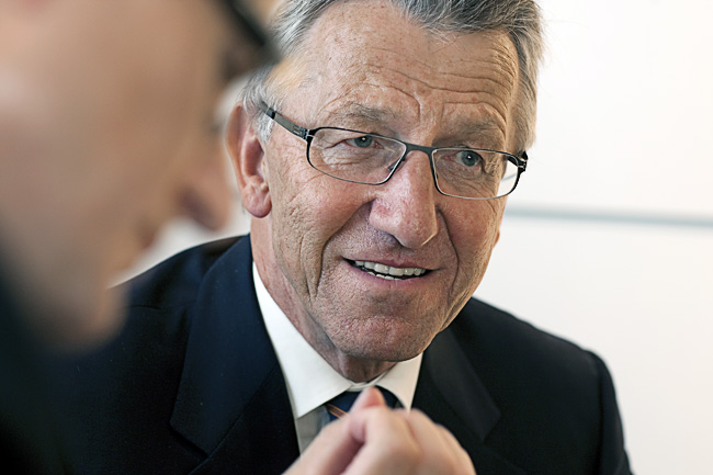 Ernst Baumann Aufsichtsratsvorsitzender Krones AG Unternehmenskommunikation Porträtfoto corporate publishing