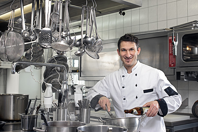 Koch Helmut Schwögler Imagekampagne Brauerei Bischofshof Werbefotografie Fototechnik Werbefotografie